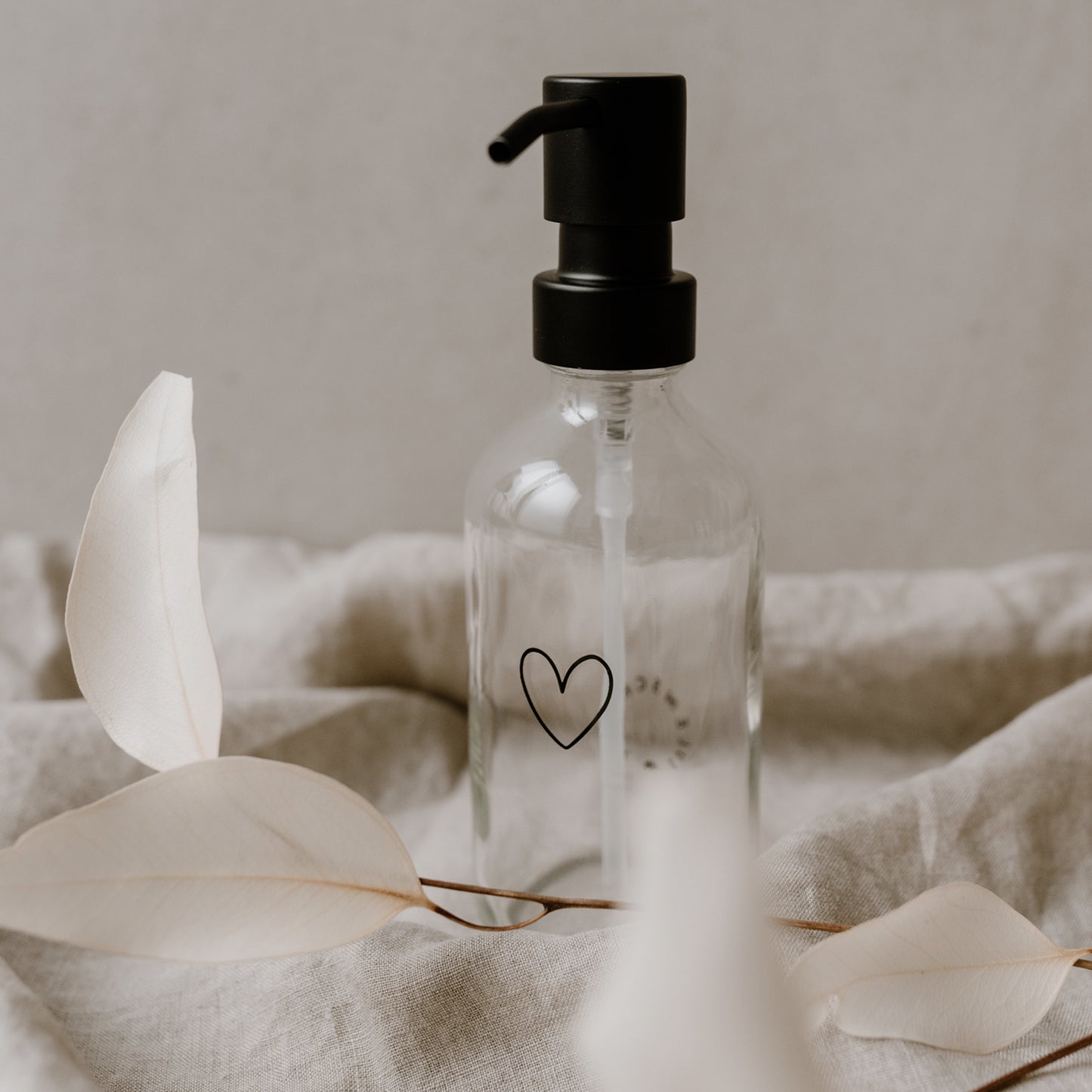 Soap dispenser heart transparent 250ml