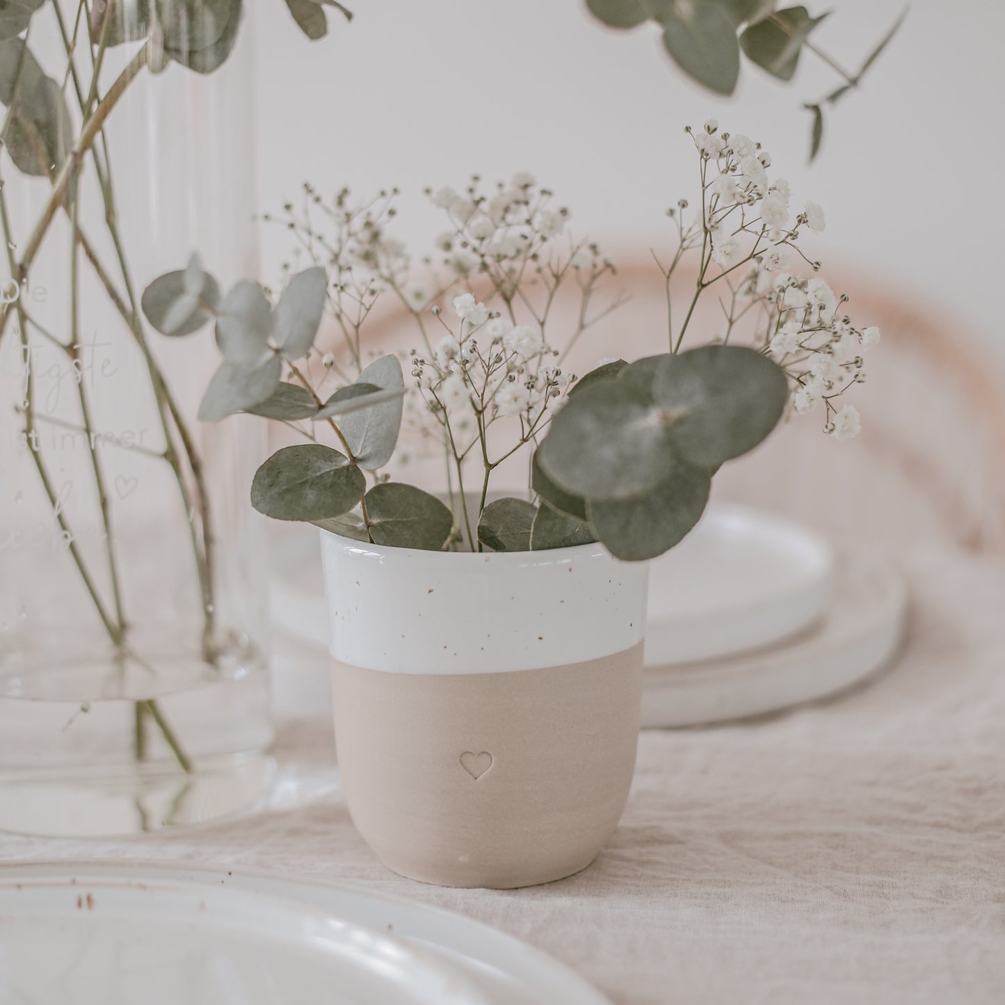 Becher Herz mit Eucalyptus und Trockenblumen